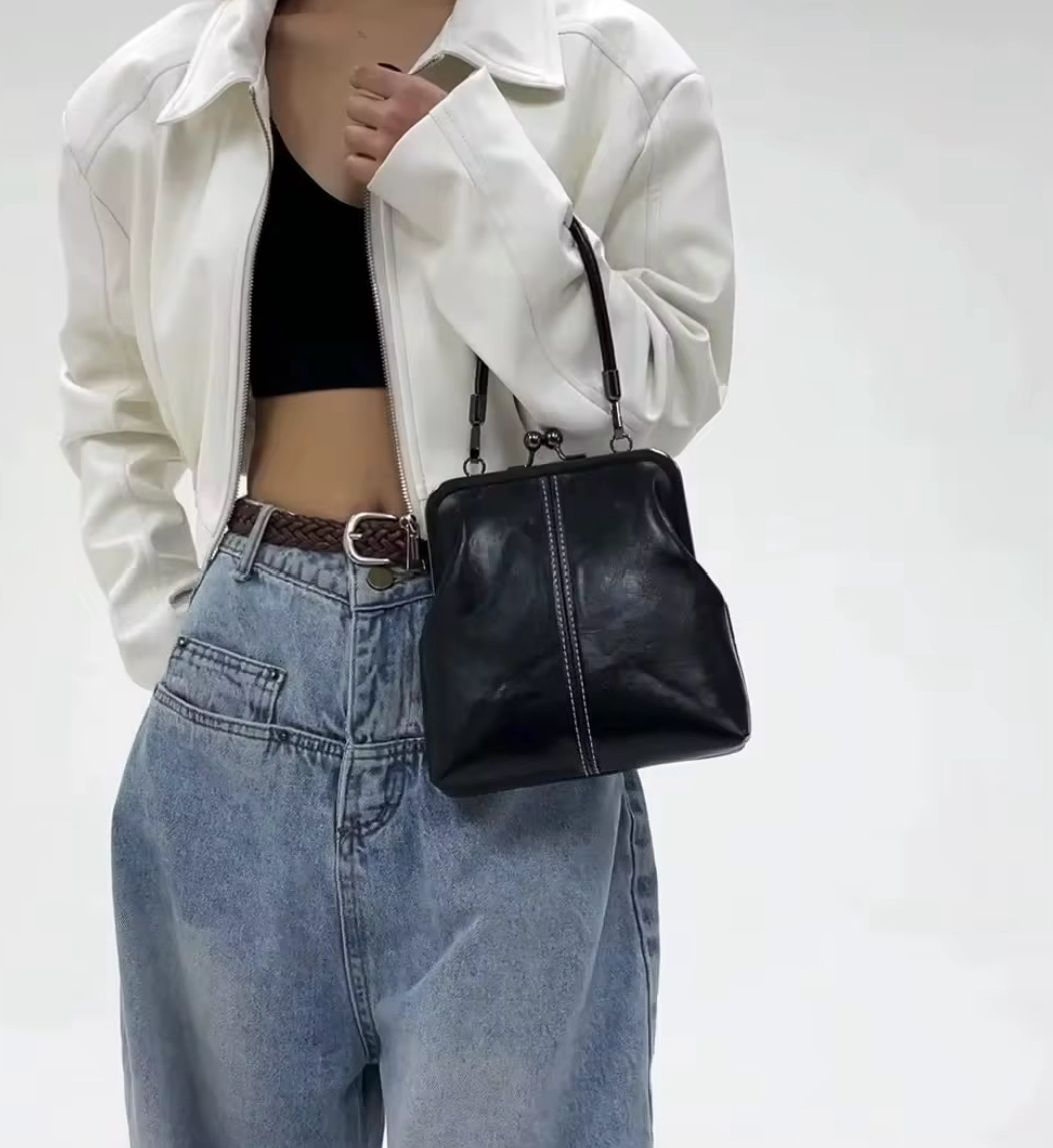 Vintage Kiss-Lock Handbag – Black
